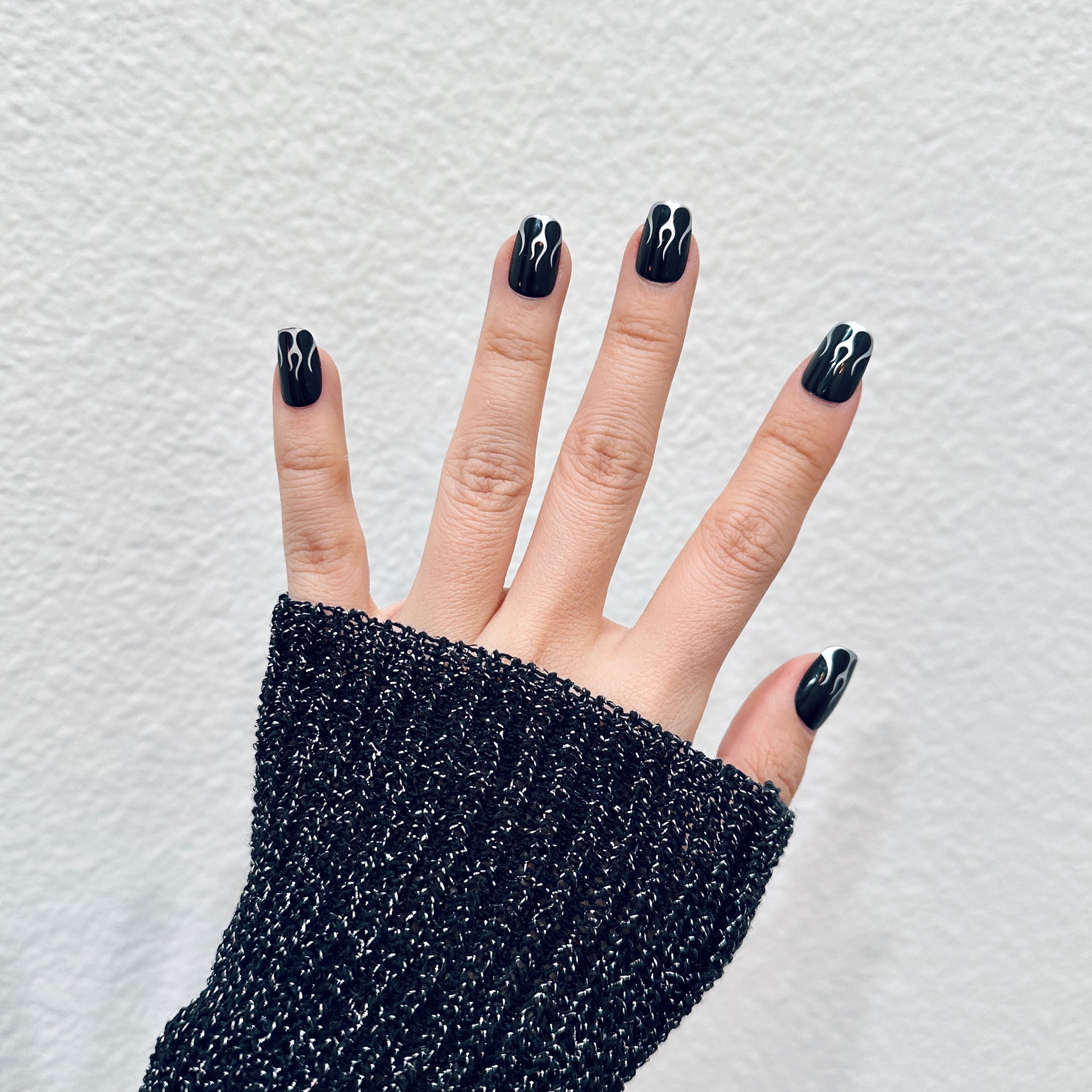 Flame Noir Press-On Nails